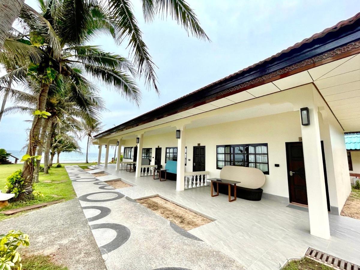 Ban Saithong Beach Resort Bang Saphan Noi Buitenkant foto