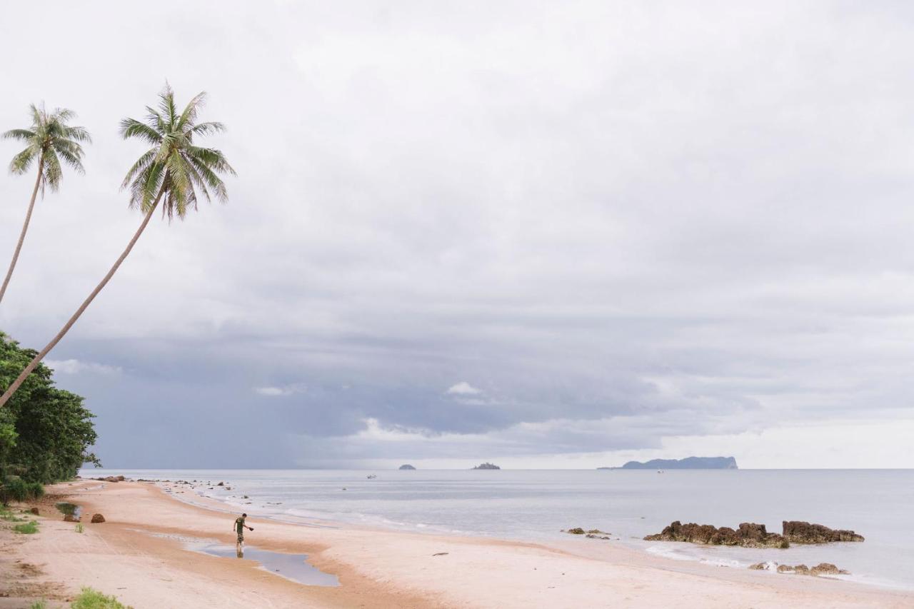 Ban Saithong Beach Resort Bang Saphan Noi Buitenkant foto