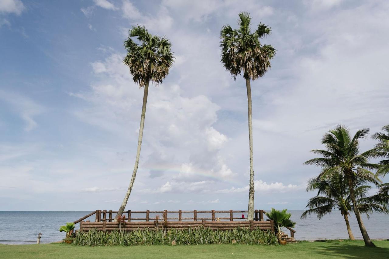 Ban Saithong Beach Resort Bang Saphan Noi Buitenkant foto