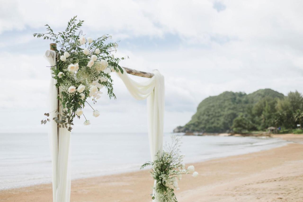 Ban Saithong Beach Resort Bang Saphan Noi Buitenkant foto