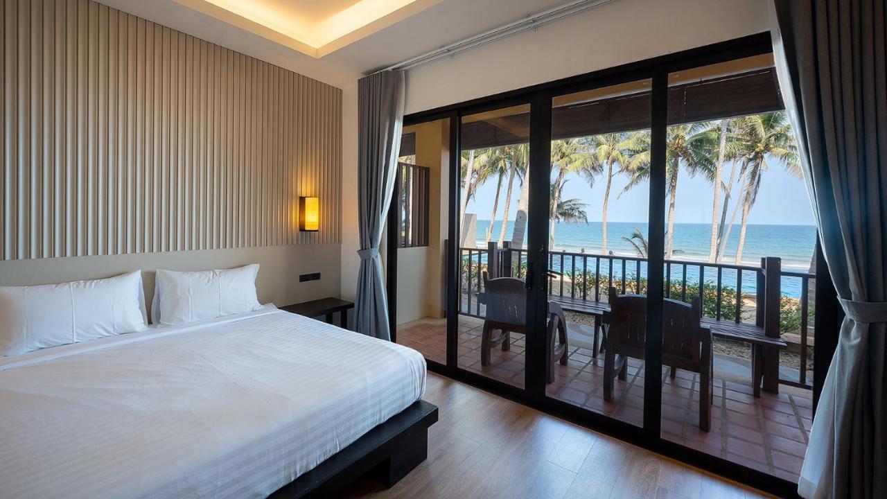 Ban Saithong Beach Resort Bang Saphan Noi Buitenkant foto